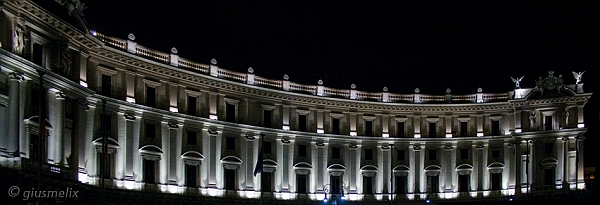 Piazza dei 500 (350D_5128_1rid).jpg